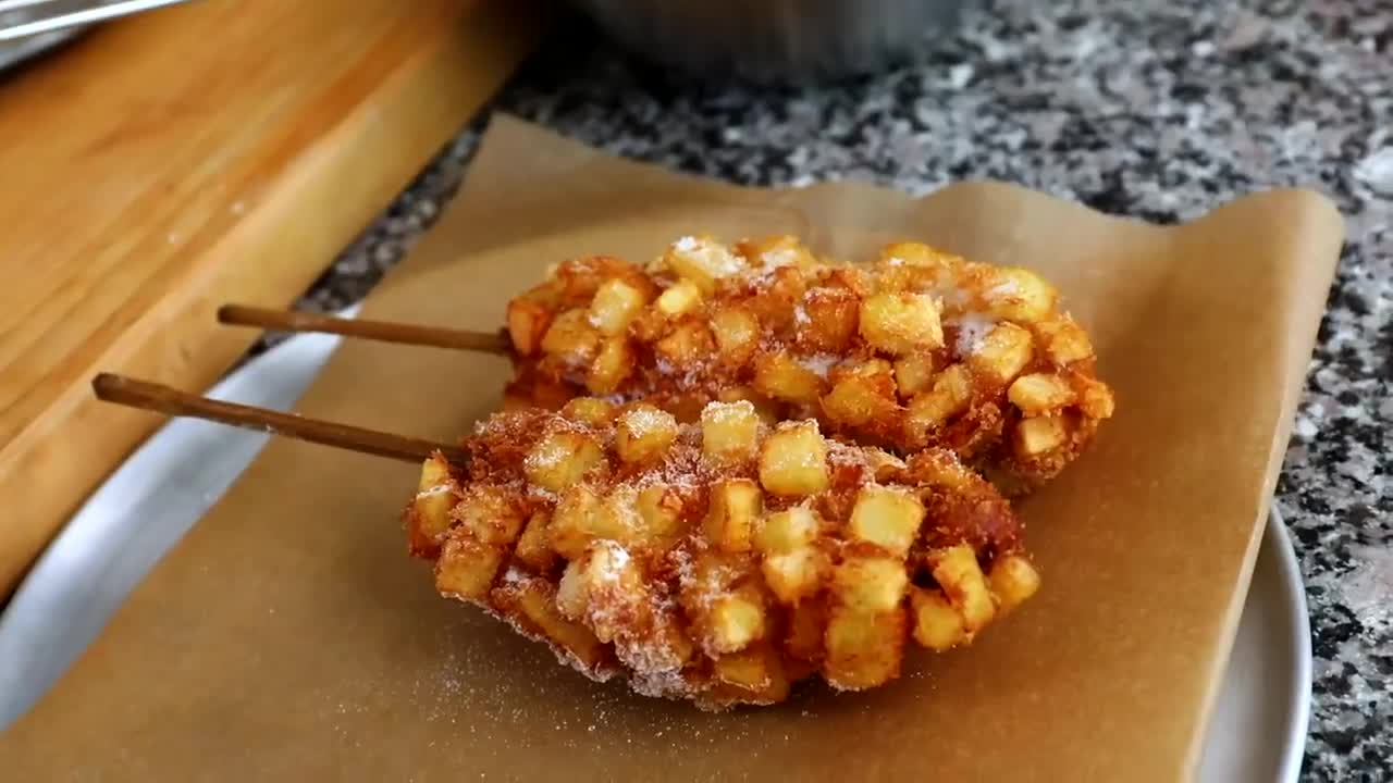 Korean french fries corn dog (Gamja-hotdog: 감자핫도그)