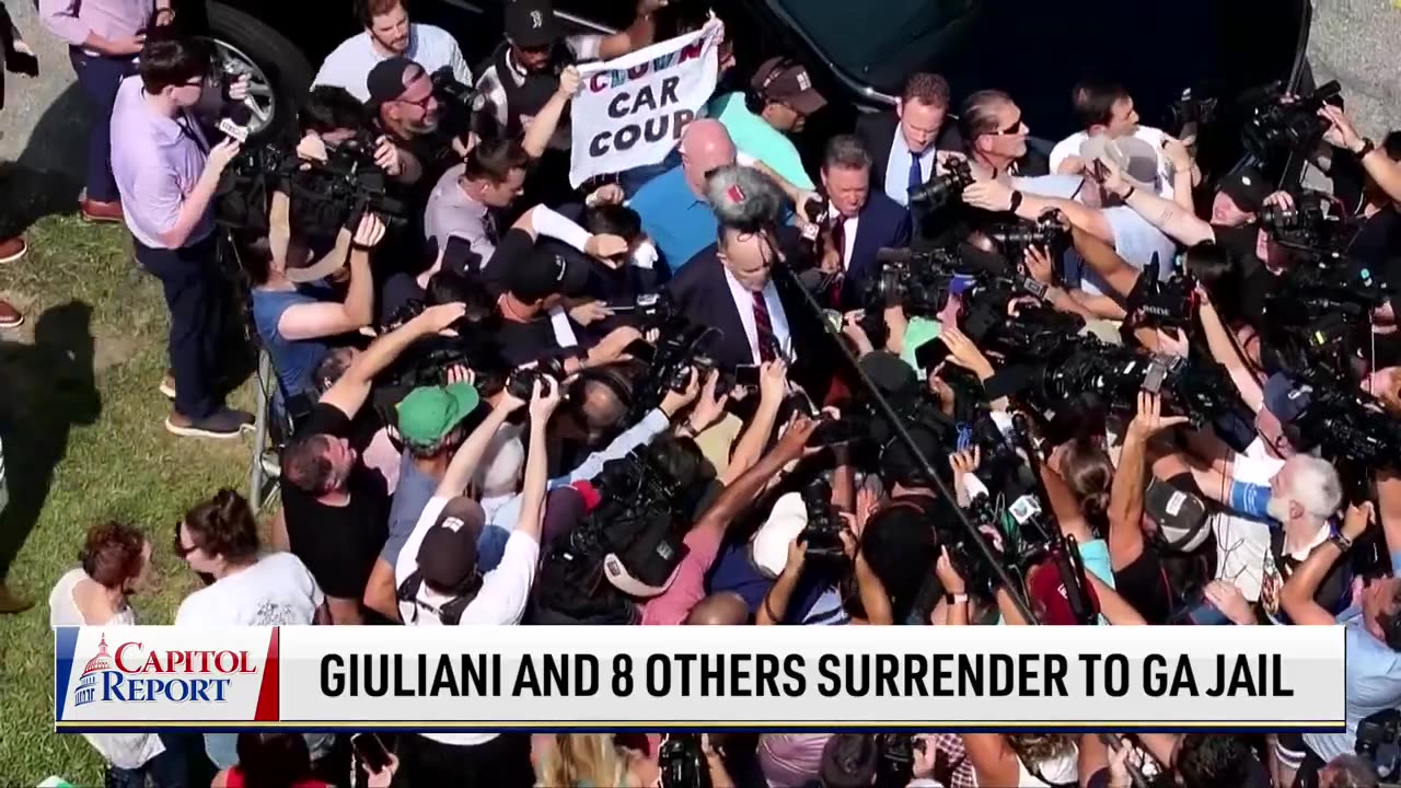 Trump Runs Counter Program With Tucker Carlson During GOP Debate