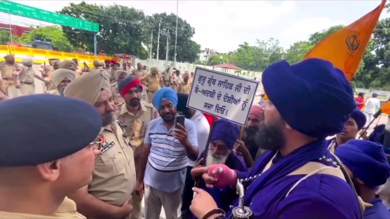 Sikh sardaar taking English with punjab police 💥💪