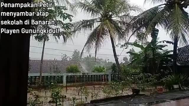 Penampakan petir di gunung kidul