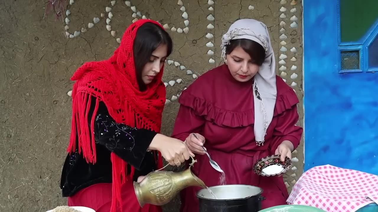 Cooking Azerbaijani walnut baklava in a wood-fired oven!