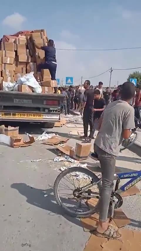 Palestinians are angry at Russia after they received food products past the expiry date.