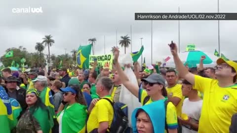 Bolsonaristas pedem intervenção e que Exército 'saia do quartel' em Brasília