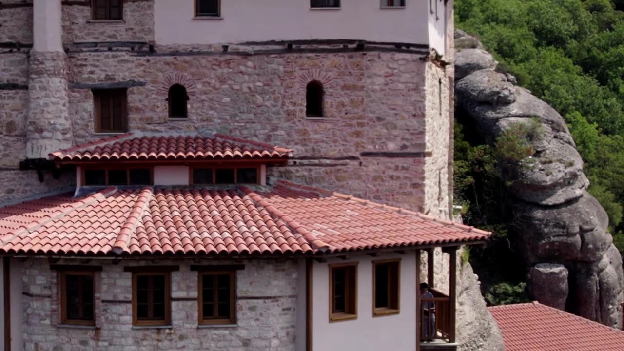 Meteora in Greece | An ancient and stunning land on top of the mountain 🇬🇷