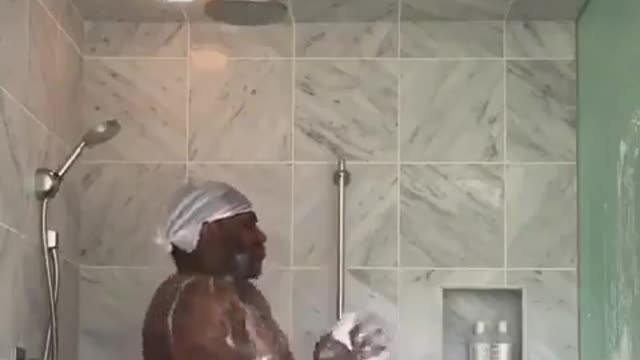 What you need to take a bath is atmosphere