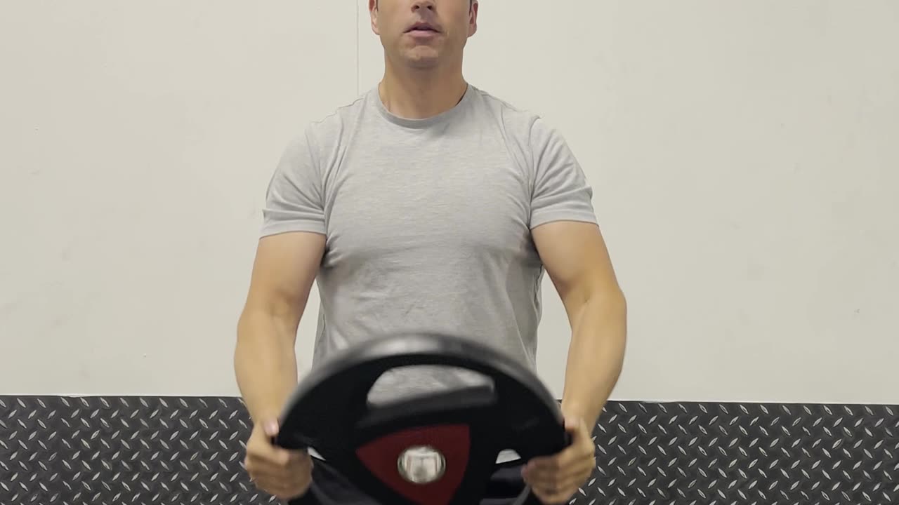 Plate Magic: Unlock the Euphoria of Strong Shoulders!