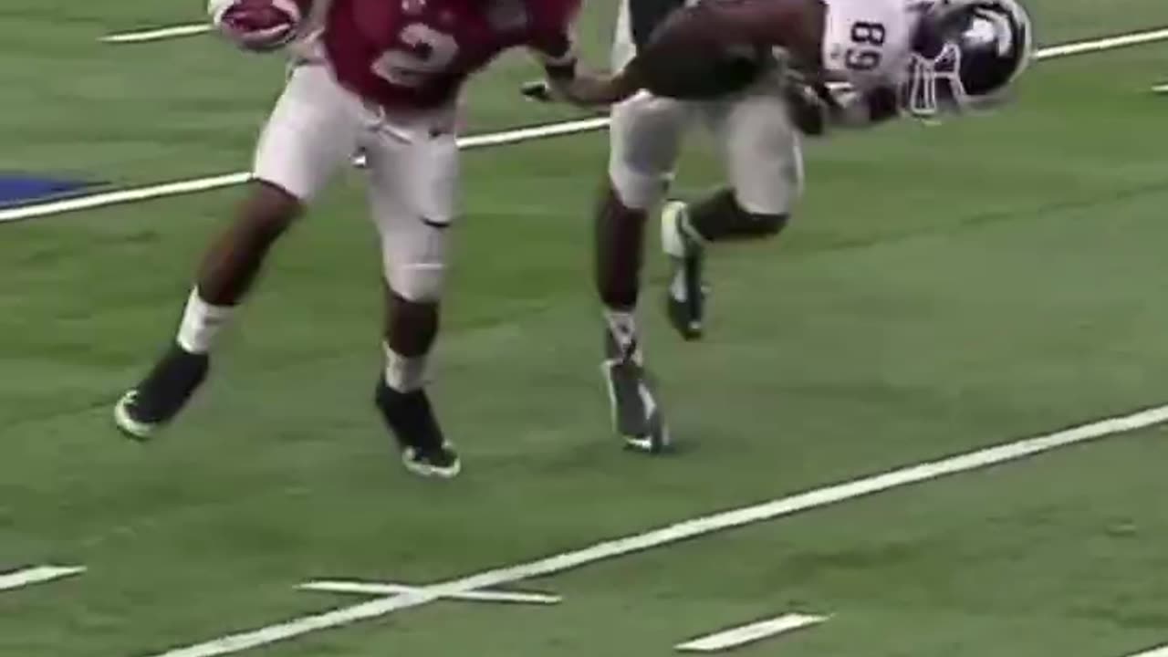 Derrick Henry - KING of the Stiff Arm 👑