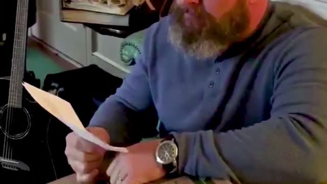 How could he hold back his tears? 💕 Wholesome moment from surviving father of organ donor. #shorts