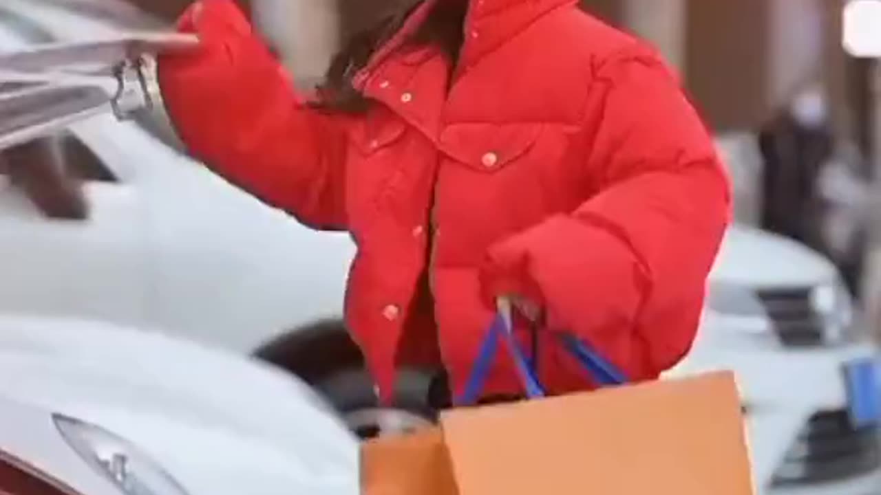 Cute girls reaction