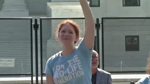 Rival Roe v Wade protesters rally at U.S. Supreme Court