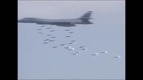 Stunning Video of B-1 Lancer in Action • Takeoff & Landing [Training Footage]4