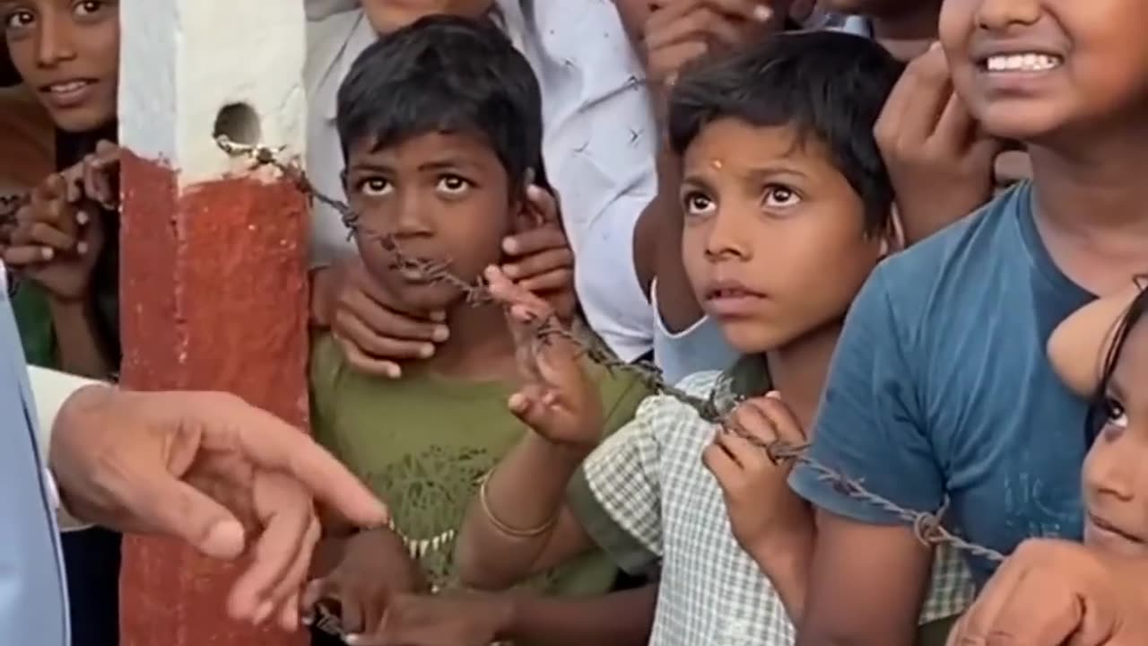 PM Modi's Heartwarming Interaction with Young Kids in Kalaburagi, Karnataka