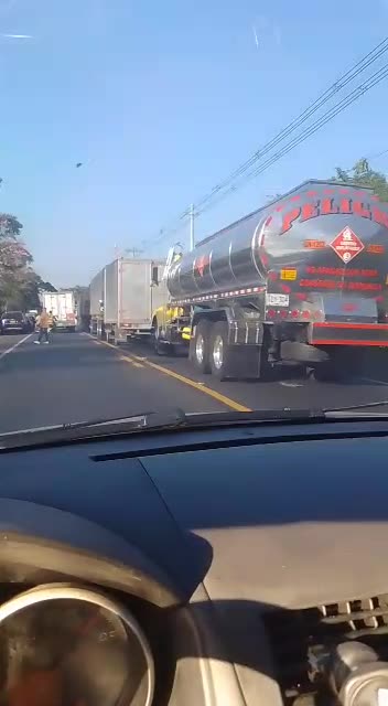 Trancones en Marialabaja por cobro de peaje