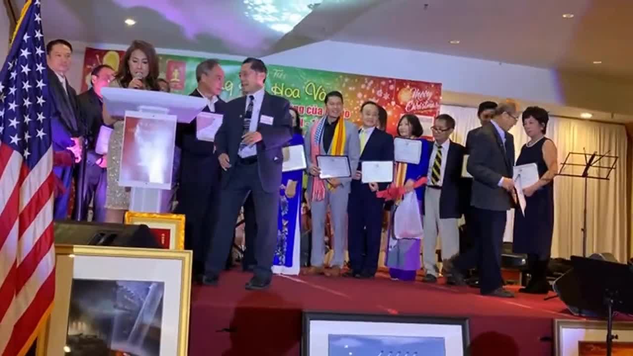 Tiêc cám ơn tướng ₫ài tái chiếm cổ thành Quảng Trị