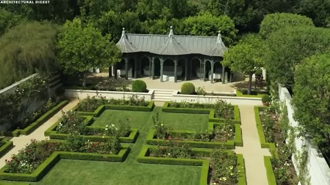 15 Biggest Mansions In The World (2023)