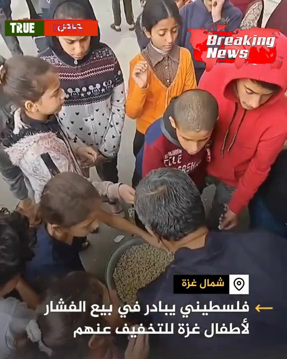 Popcorn initiative.. A Palestinian draws a smile on the faces of Gaza’s children