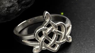 Eternal Love: Celtic Family Triquetra Gold Ring for Thanksgiving