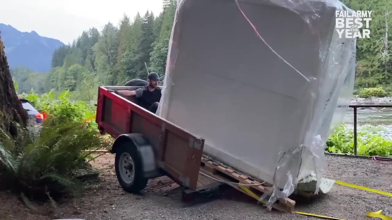 Try not to laugh! 😂😂