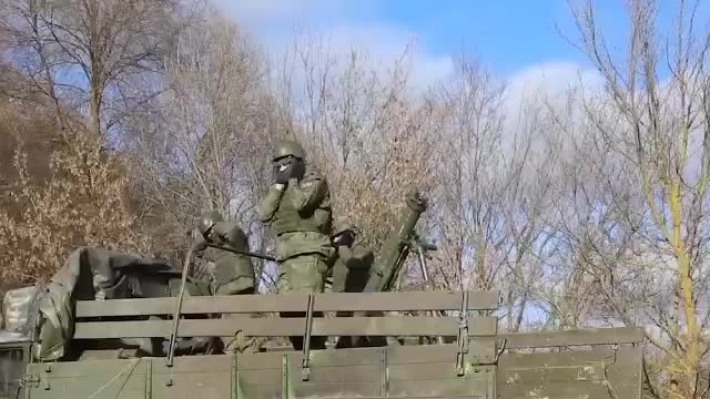 Russian mortar team from the Western Military District working on Ukrainian positions