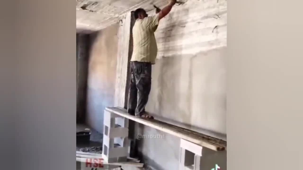 TOTAL IDIOTS AT WORK #92