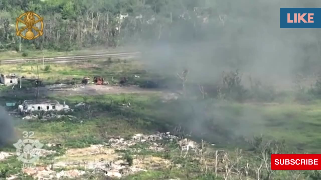 Shocking video from Ukraine:Explosive Encounter: Ukrainian Forces Strike Russian Tank