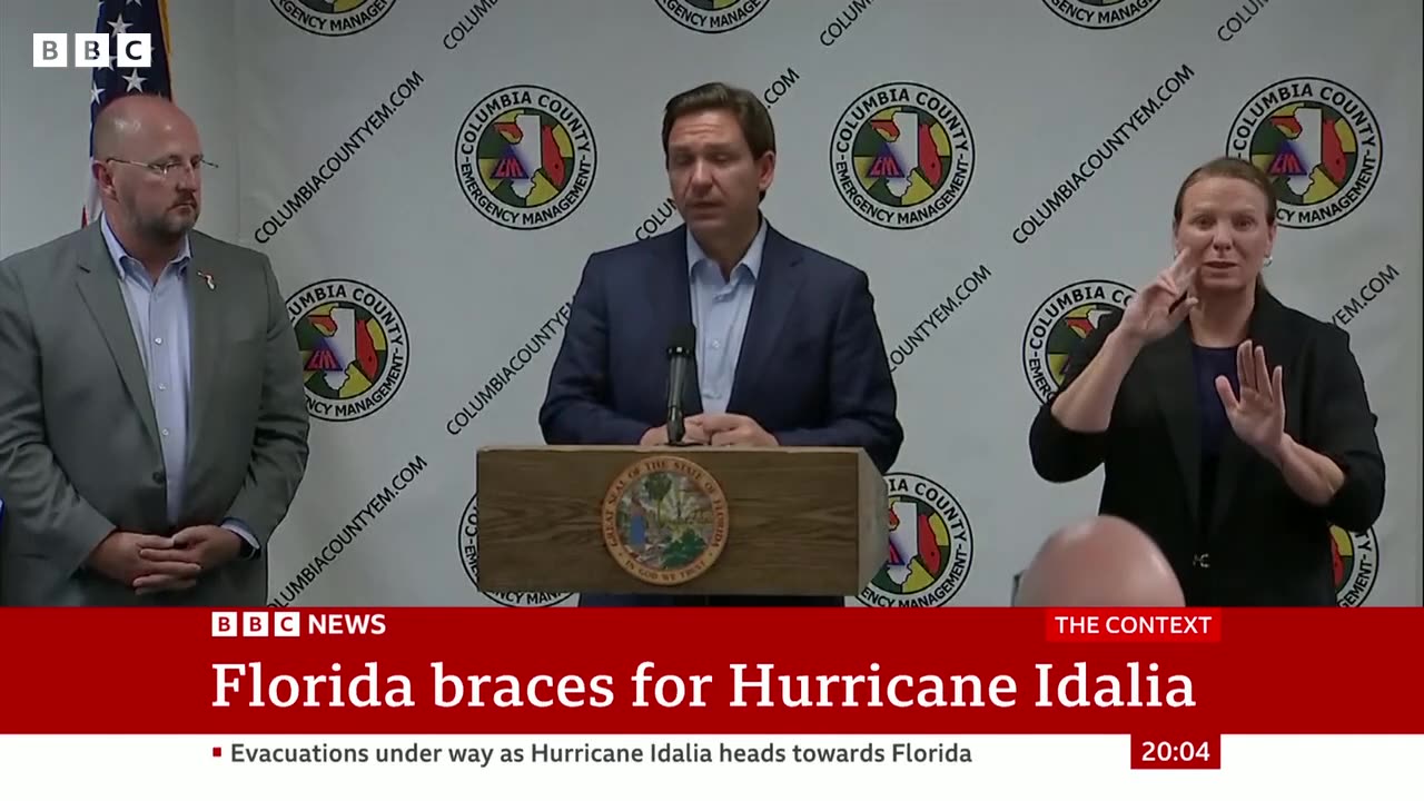 Hurricane Idalia: Florida hunkers down for 'unprecedented' storm - BBC News