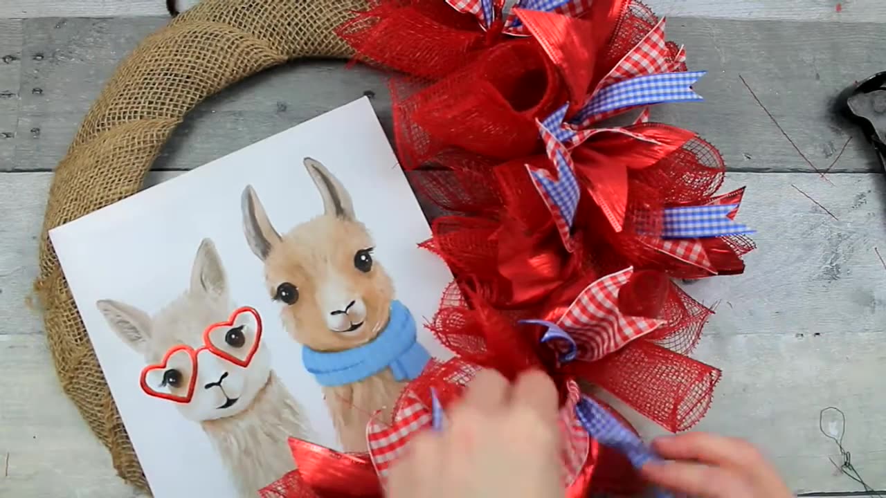 💖 Dollar Tree Love Extravaganza! DIY Valentine's Day Wreath - Watch the Magic Unfold! 🌟🌹