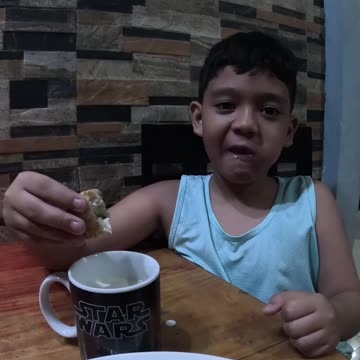 Hot Pandesal, Classic Filipino Breakfast!