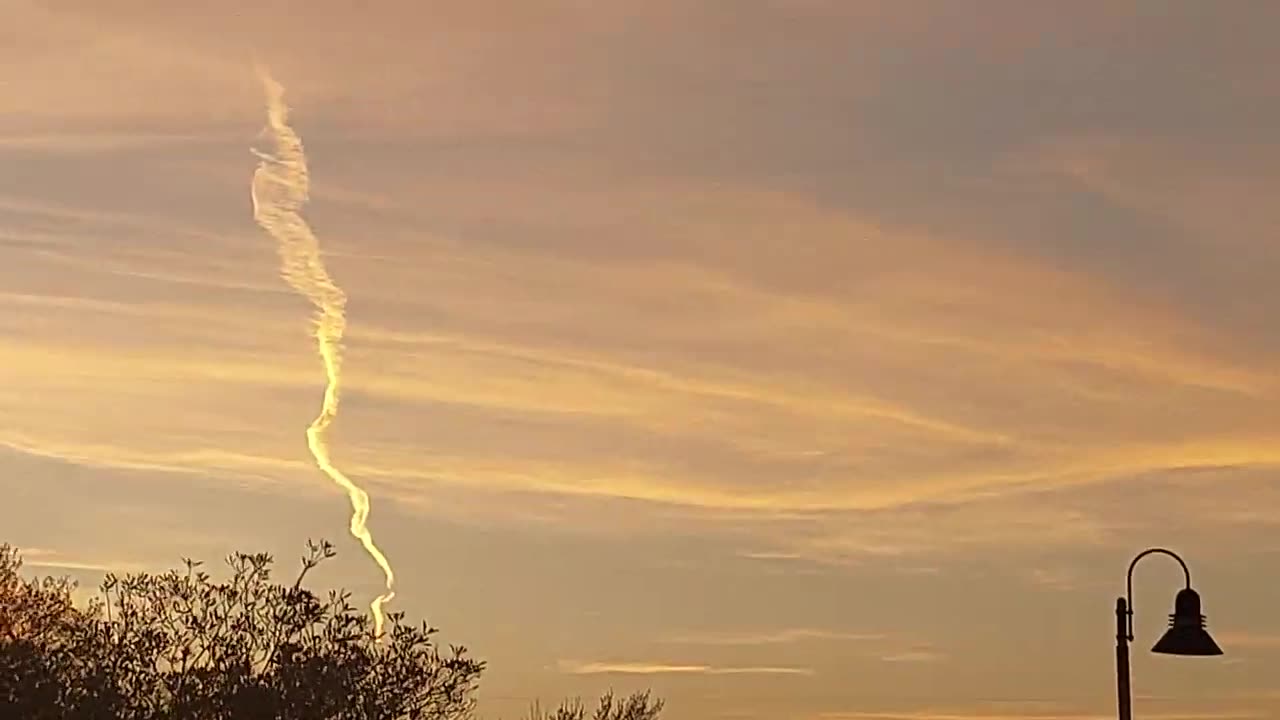 Chemtrails @ Dusk Bryan Texas