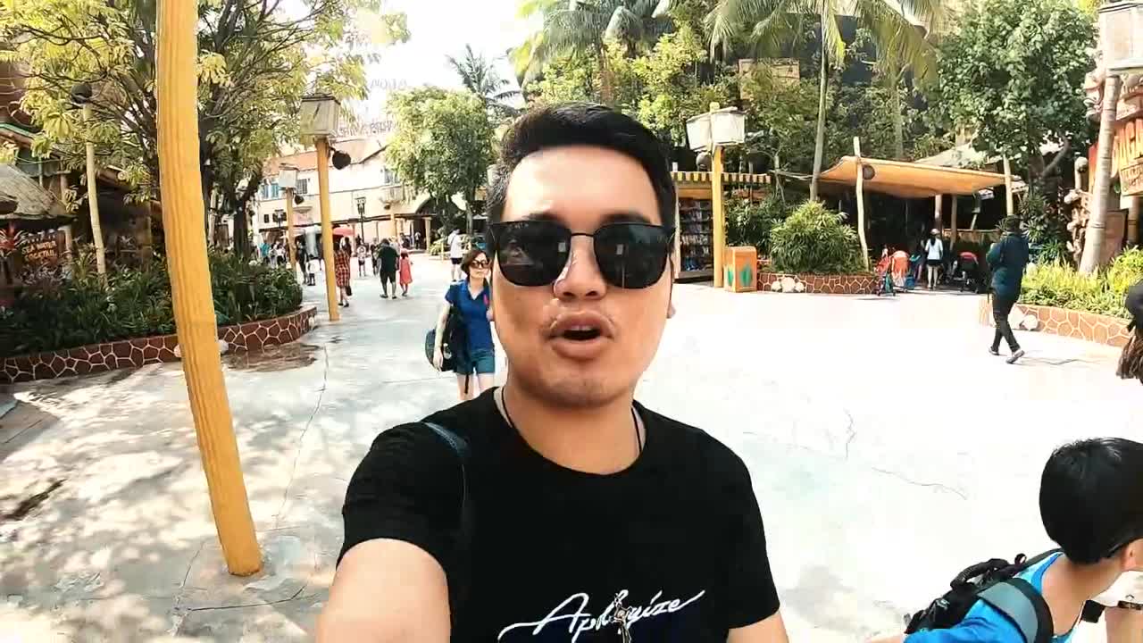 _TravelWithMe 02_ Universal Studios short video _ Singapore