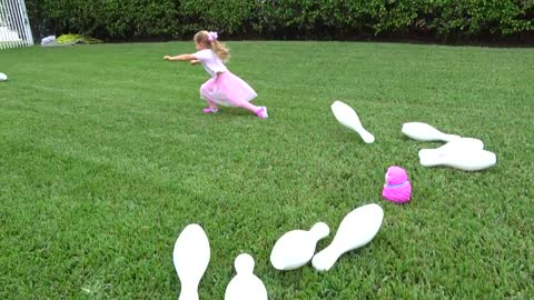 Roma and Diana play Outdoor Games for Kids