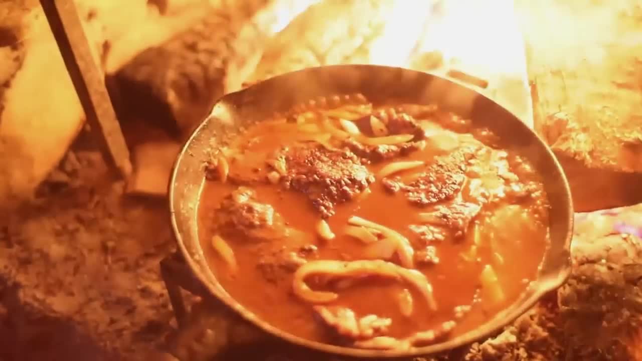 Delicious Smothered Steaks 1820s Style _Historical Cooking ASMR_ Delicious & Easy