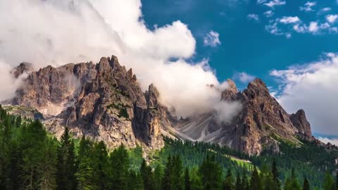 Beautiful nature - This mountain has glaciers that amaze with extraordinary beauty