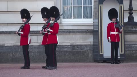 Changing of the Guards, Buckingham Palace