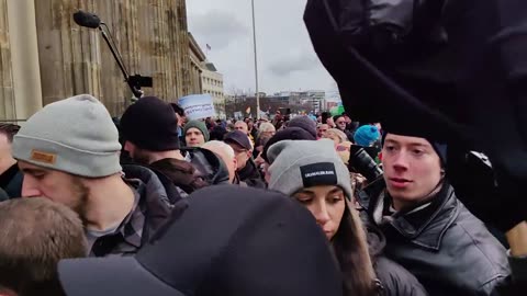 Wagenknecht und Lafontaine nach Friedensdemo