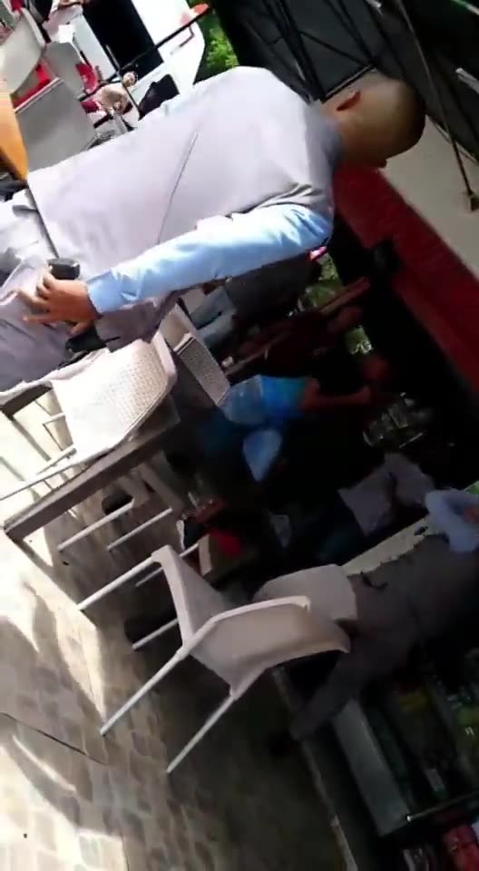 ¡Insólito! Se pelearon a puños en tienda de Crespo por partido del Real Madrid