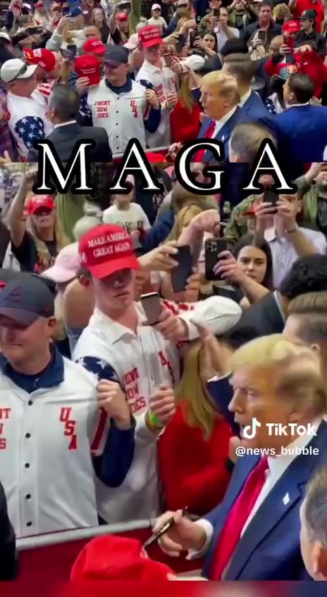 Trump meets supporters in South Carolina