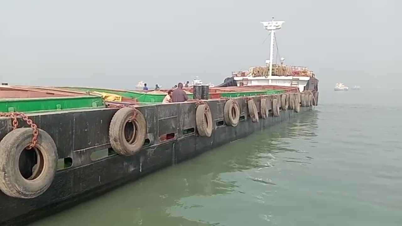 Draft survey of lighter vessel