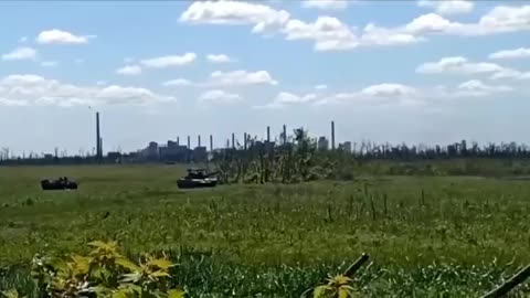 A crew from Russia tried to start a damaged tank near the Avdiivka coking