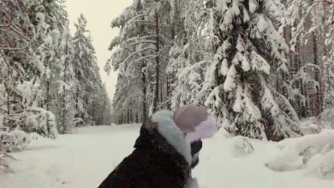 Isn't it fun to play with snow in slow motion?