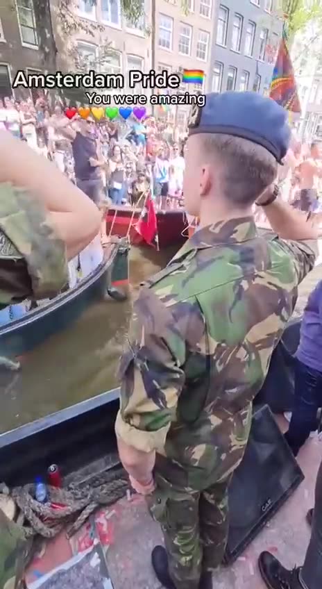 🇳🇱The Dutch military, who defeated the Dutch farmers, salute the Dutch LGBTQ