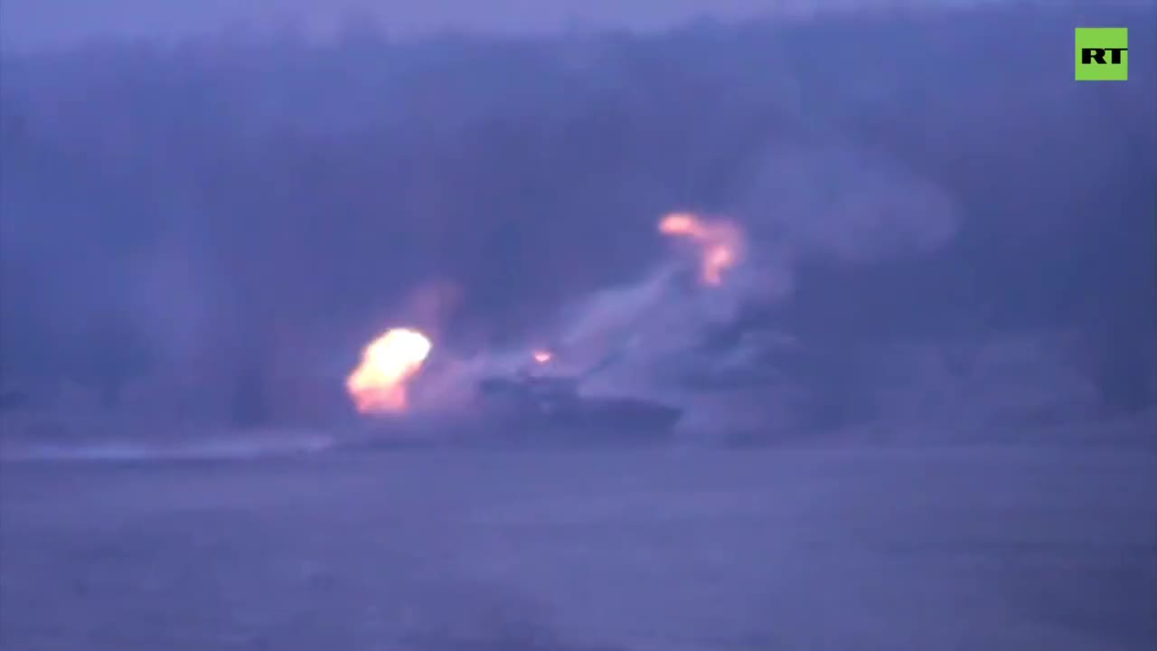 At the disposal of RT, a video of the work of the artillery of the LPR appeared