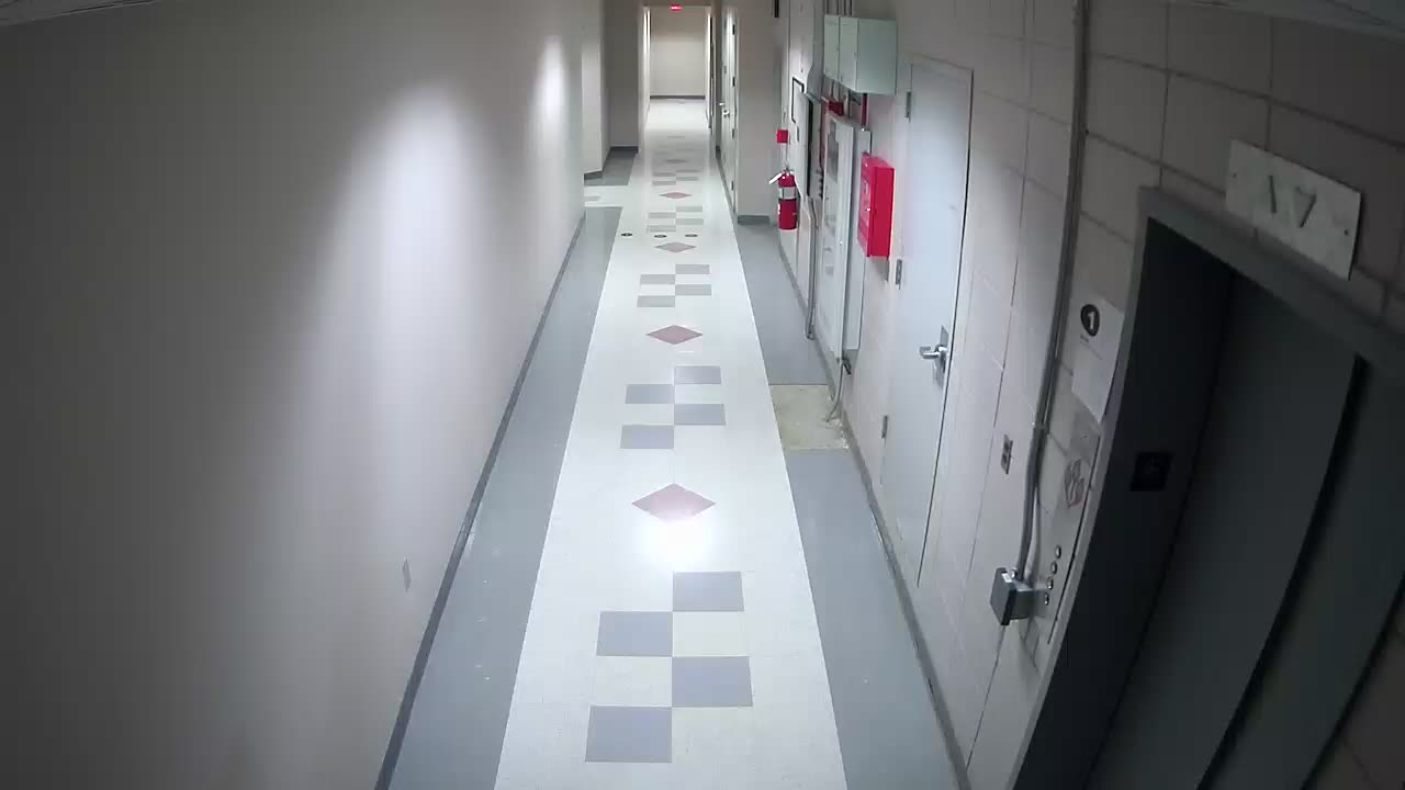 8801VZN01Elevator_2021-01-06_11h40min00s667ms.mp4