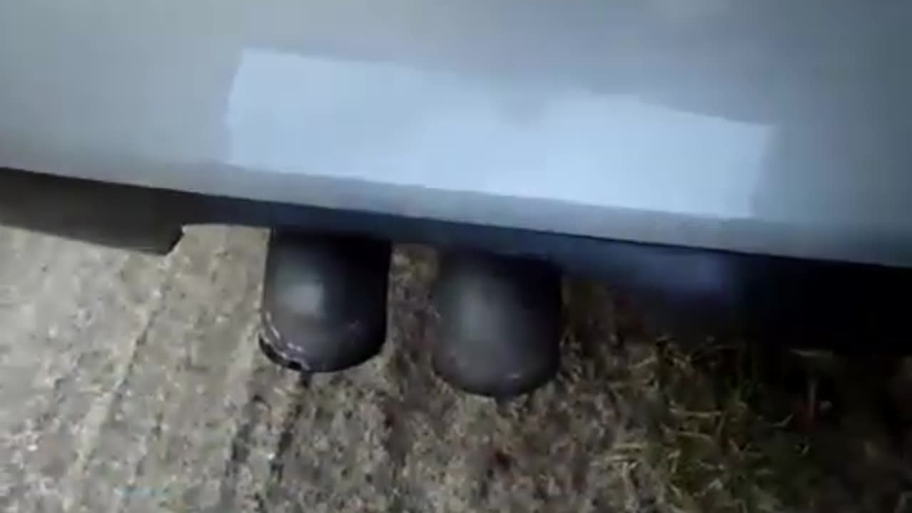 Deze auto rijdt 5000 km op 1 liter water.
