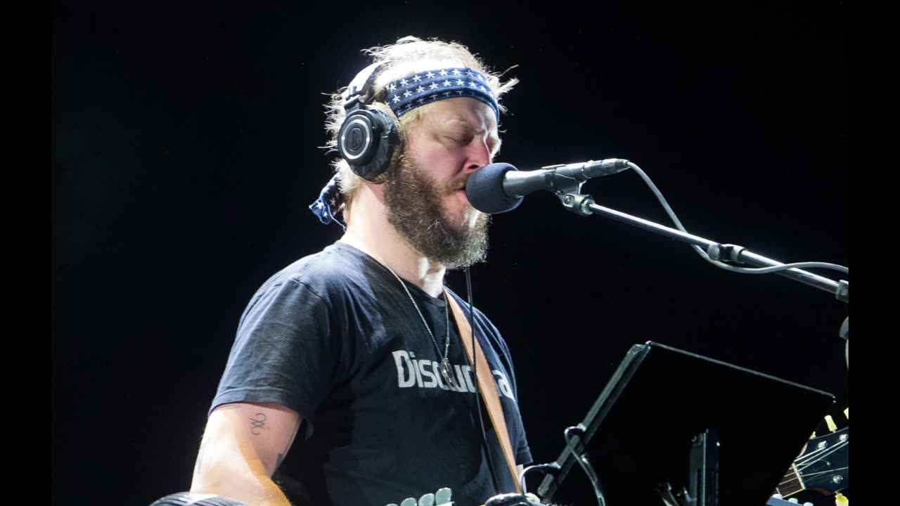 Bon Iver invita a los fans a cubrir sus canciones para su nuevo sitio web.