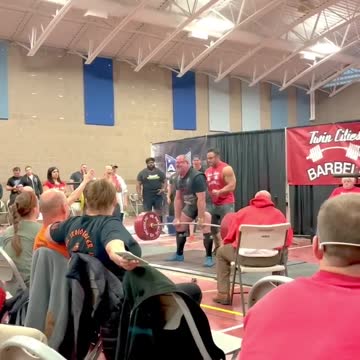 722 lb DL from different angle