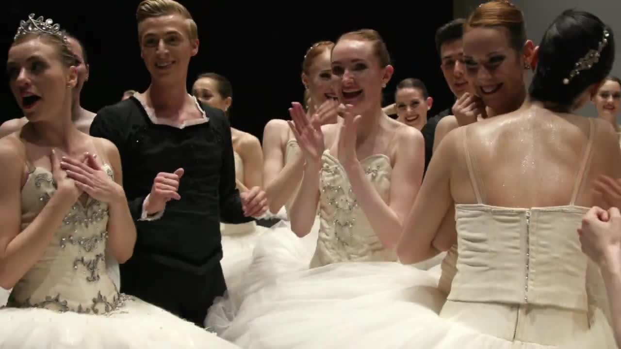 Ballet dancer proposes on stage!