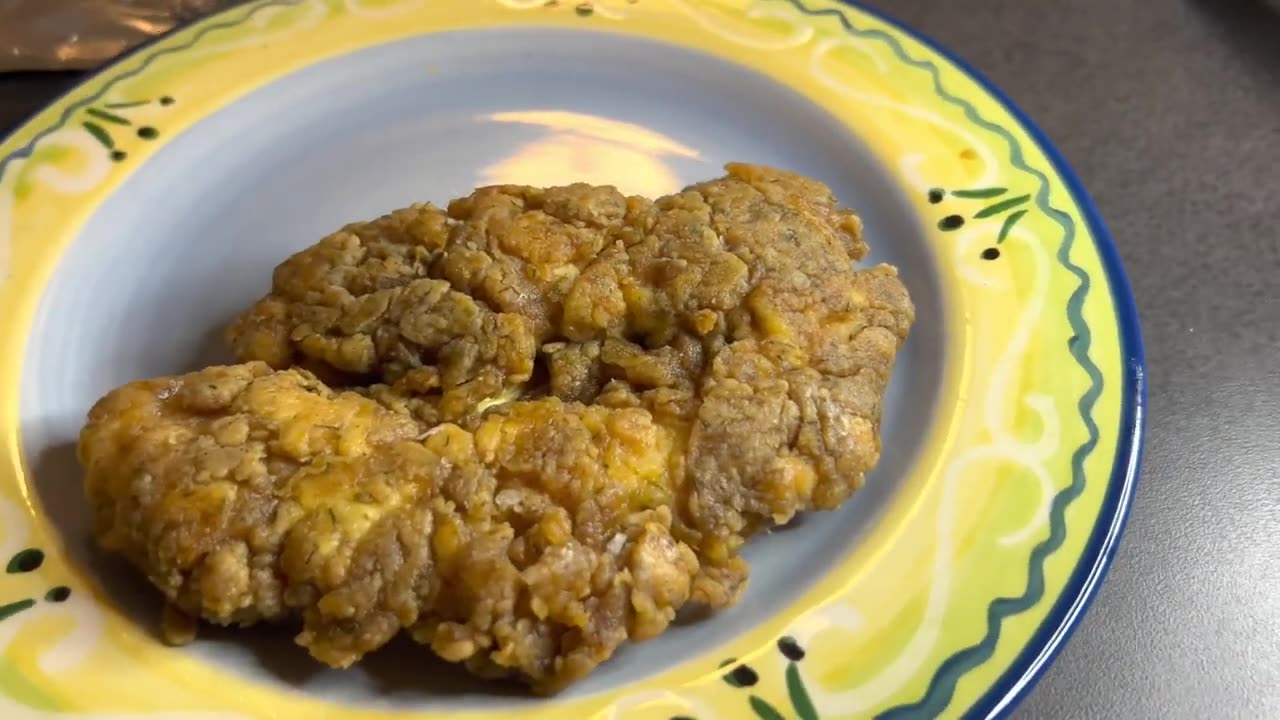 How to Make Delicious Buttermilk Fried Chicken At Home!!