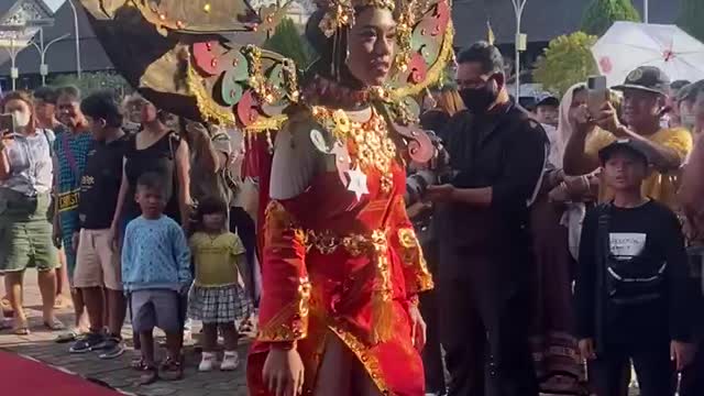 FESTIVAL SUKU DAYAK