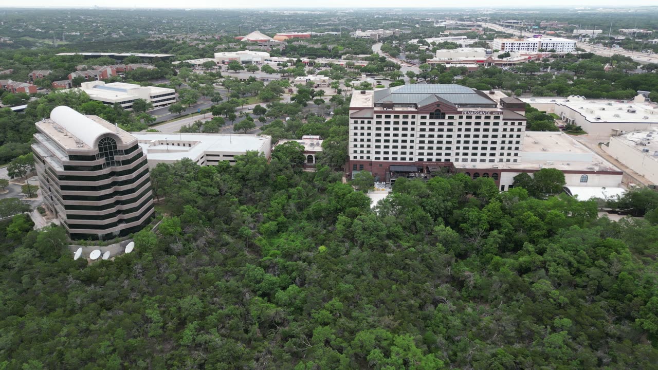 360 aerial view of Austin from the Arboretum.